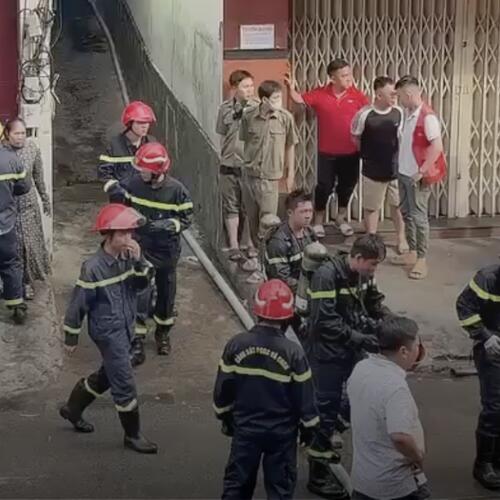 Cứu 5 Người Mắc Kẹt Trong Ngôi Nhà Cháy Ngùn Ngụt Tại TP HCM