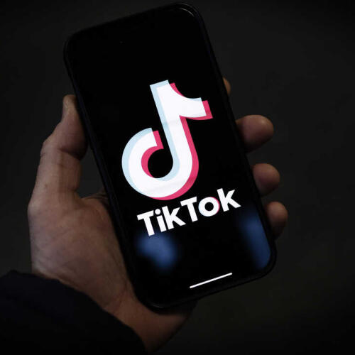 Albania chính thức cấm TikTok trong vòng một năm: Động thái mạnh mẽ vì an toàn giới trẻ