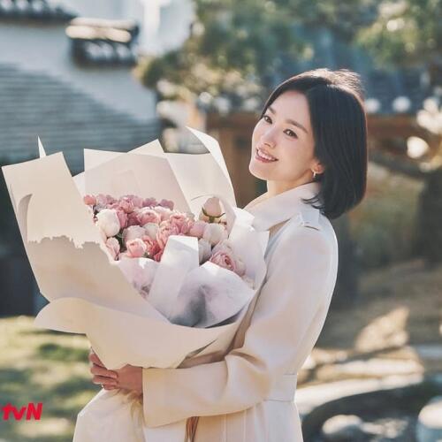 Song Hye Kyo chia sẻ về cuộc sống và cảm xúc hiện tại trong talkshow "You Quiz on the Block"